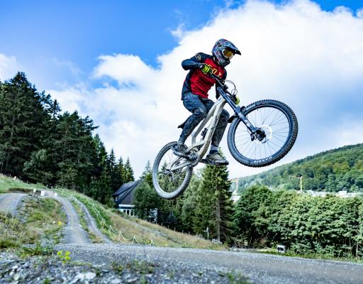 berend-verheijen-JQu0OZ9YqUY-unsplash (1) berend-verheijen-JQu0OZ9YqUY-unsplash (1)